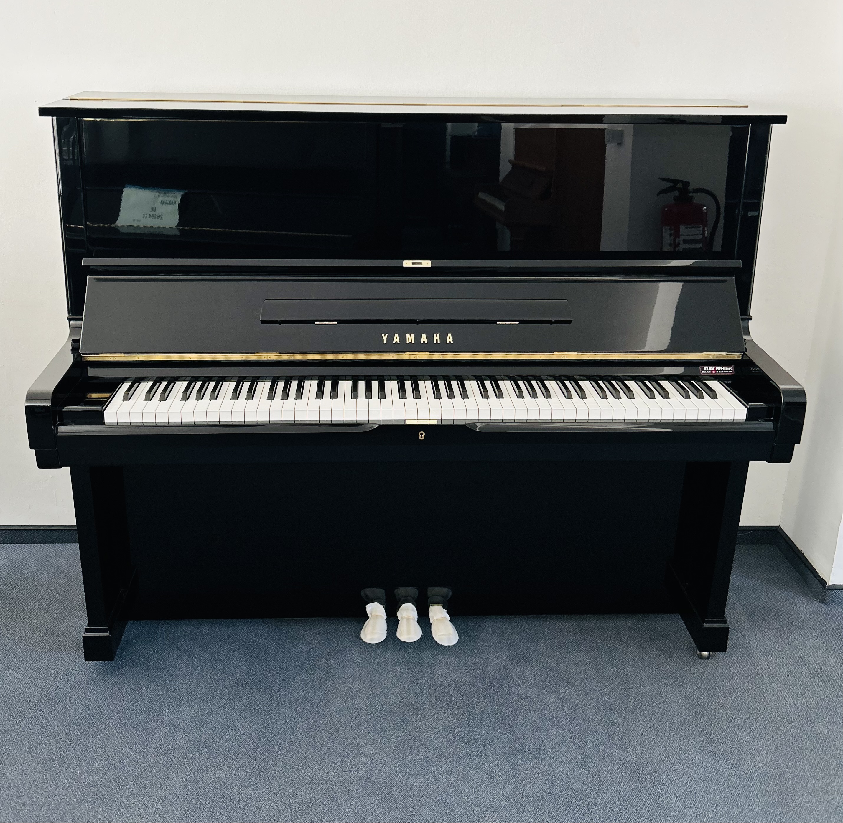 Yamaha U2M Klavier