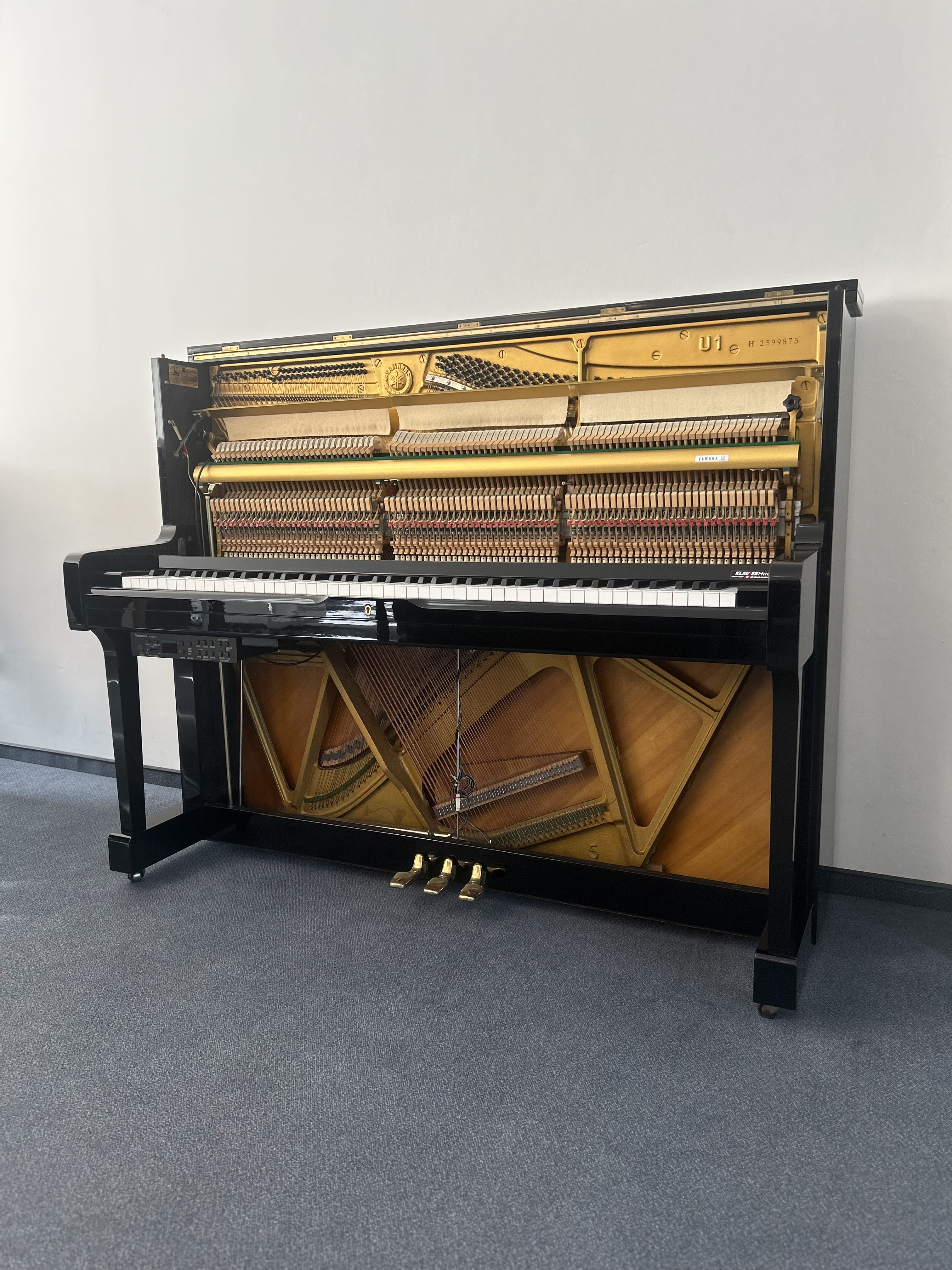 Yamaha U1 H Klavier Silent