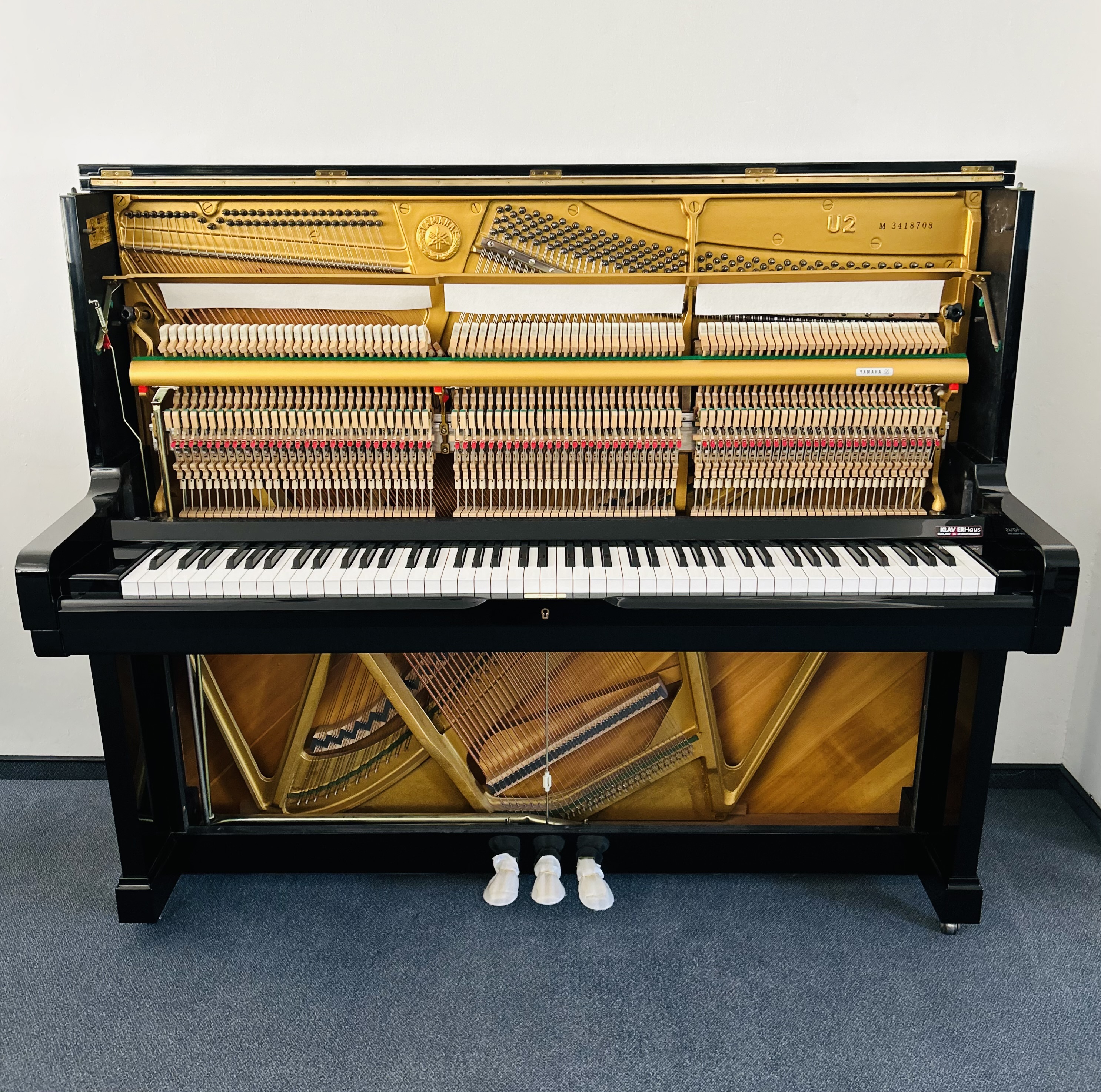 Yamaha U2M Klavier