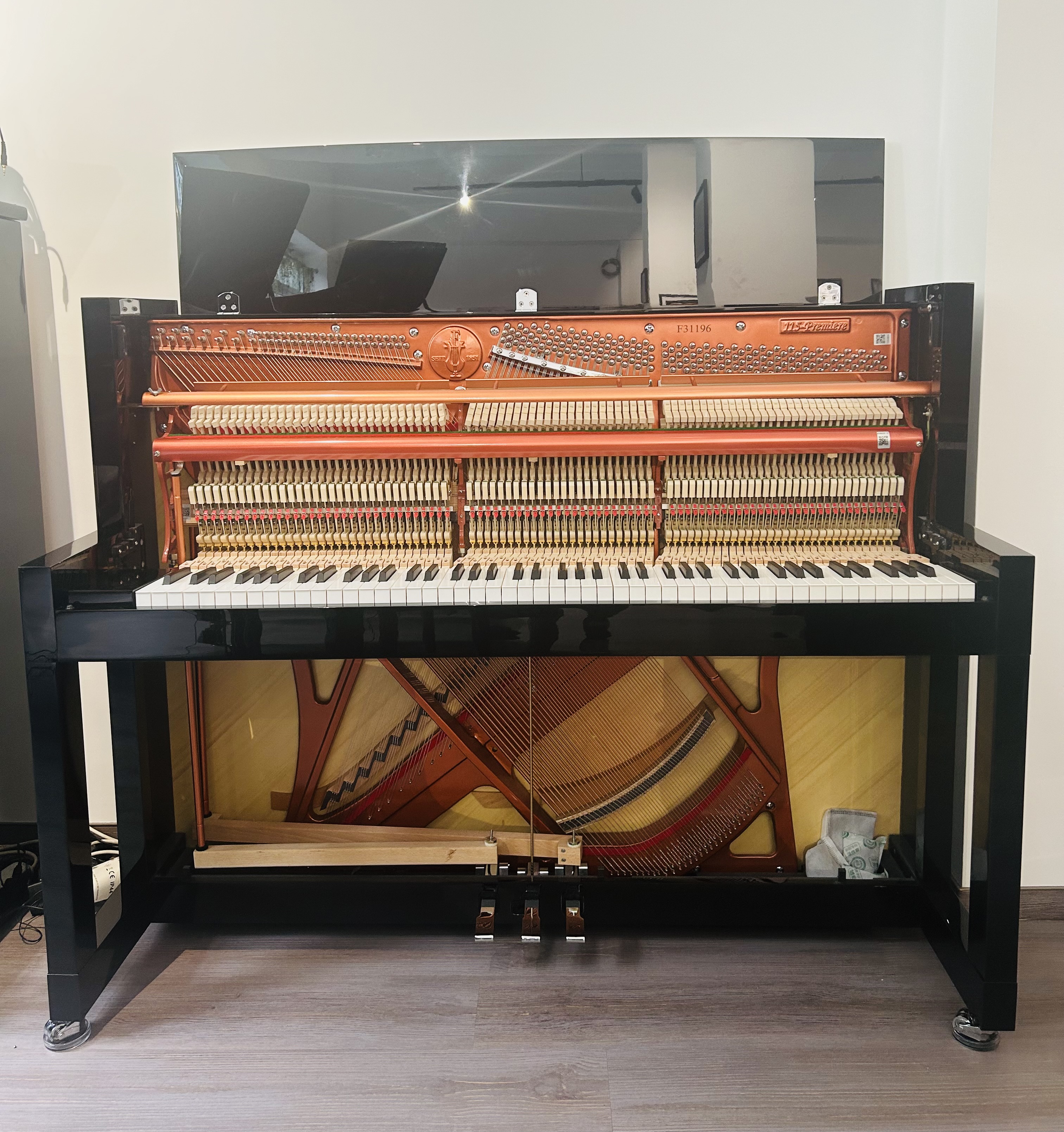 Feurich 115 Premiere Klavier