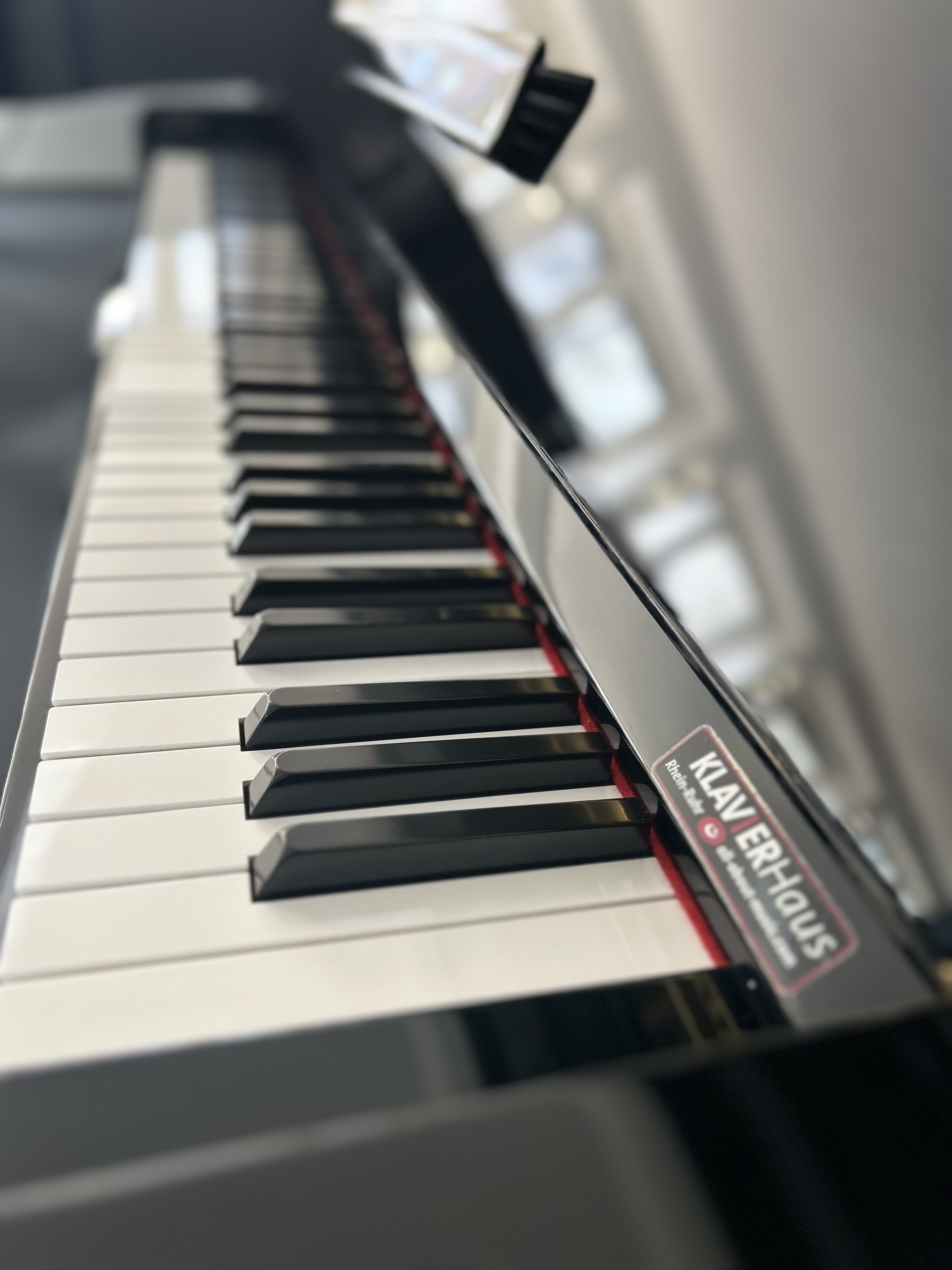 Yamaha UX1 Klavier