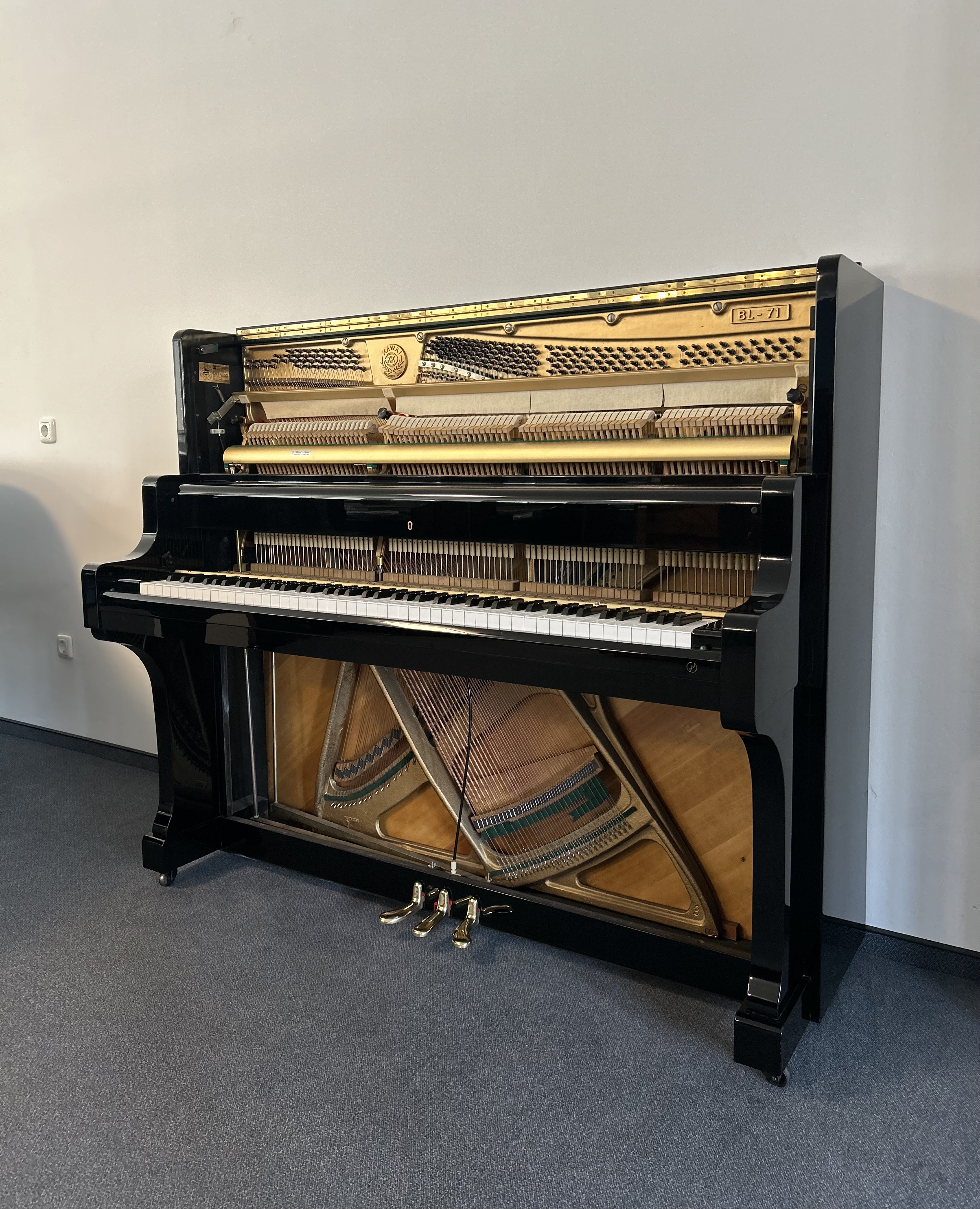 Kawai  BL- 71 Klavier